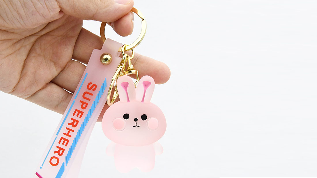 fashion pink rabbit silicone rubber keyrings glass gift items wholesale